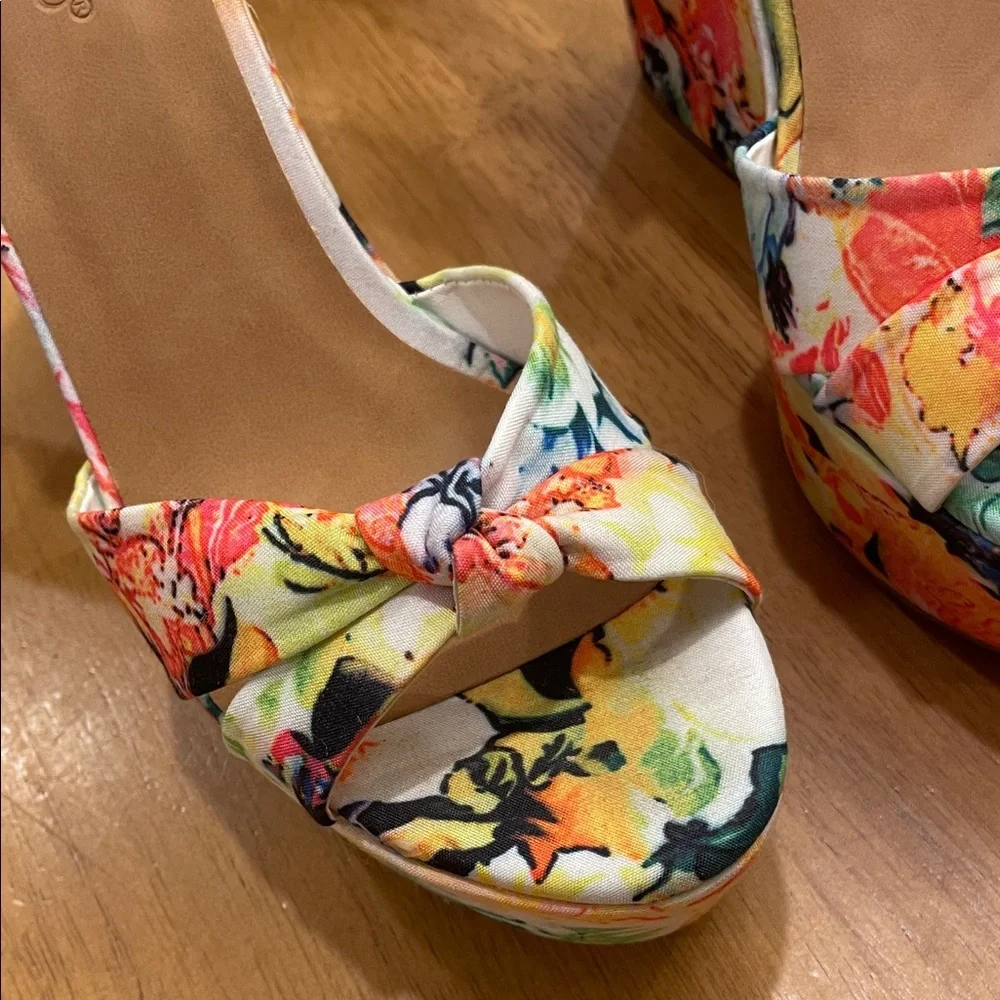 Bamboo Floral Choice-63 Peep Toe Women's Espadrille Wrap Around Wedges Size 7.5